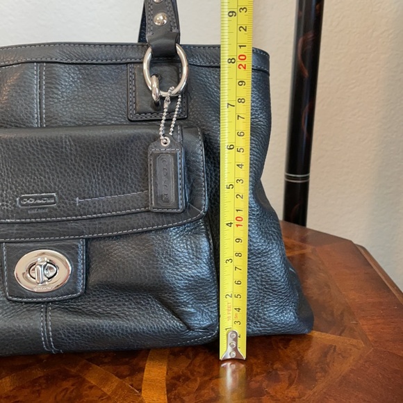 Coach F19044 Penelope HandBag Black Leather - Picture 3 of 11